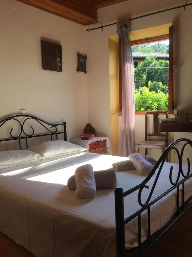 Country Traditional House In Corfu Village, Greece Sinarádes Esterno foto
