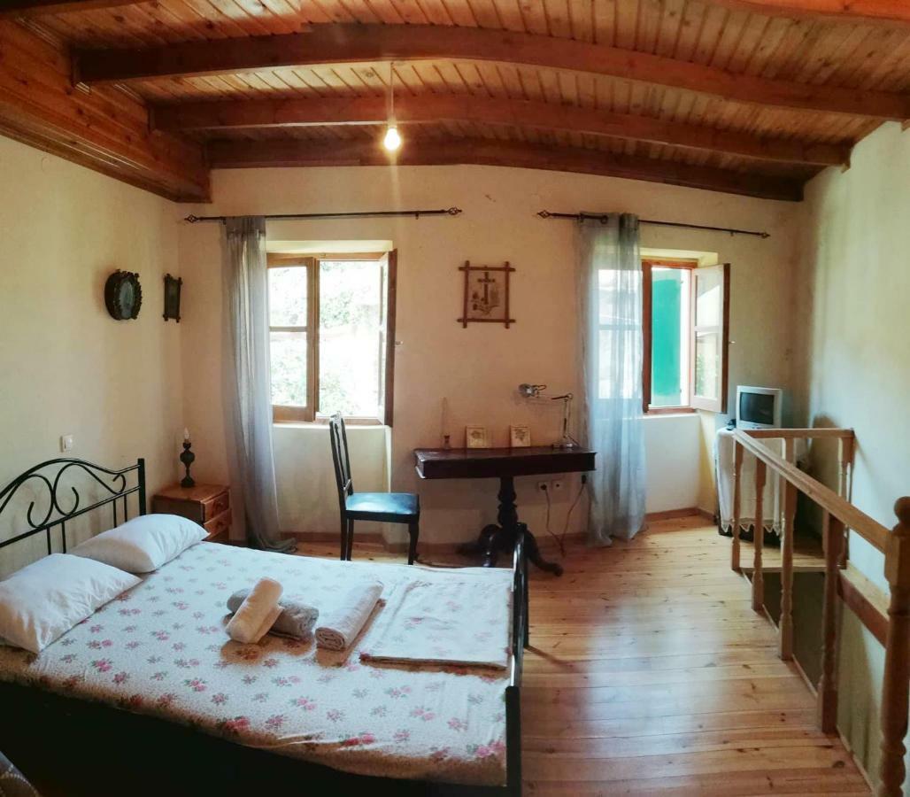 Country Traditional House In Corfu Village, Greece Sinarádes Esterno foto